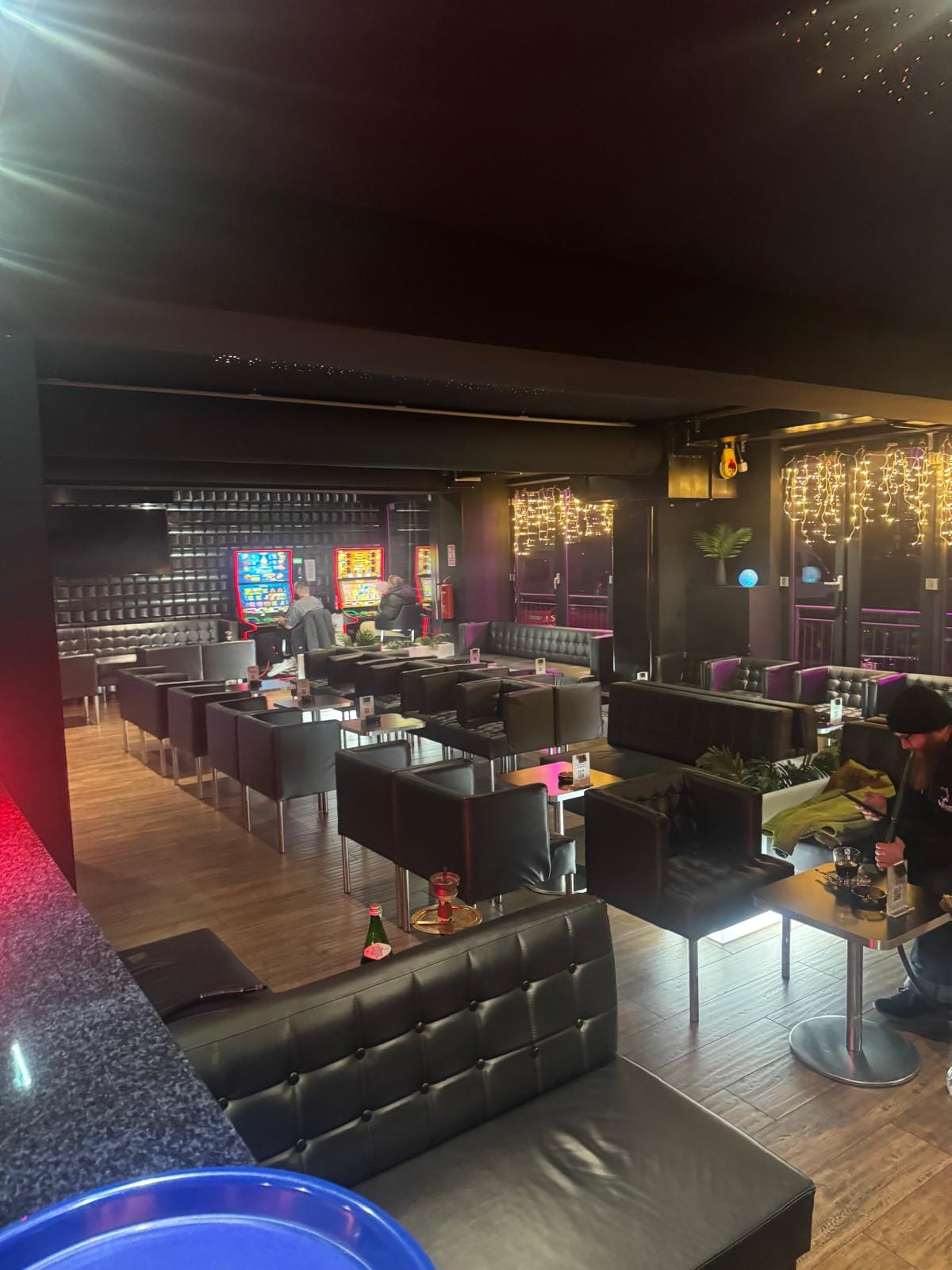 Großzügiger Loungebereich bei MultiKulti